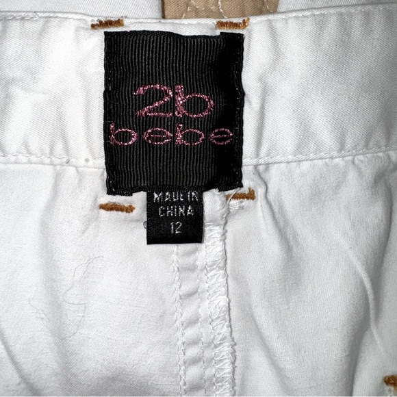 2b Bebe Grommet & Zip Accent White Cargo Capris, Sz 12 - Picture 10 of 12